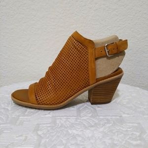 Sofft tanned leather MILLY style open toe bootie
